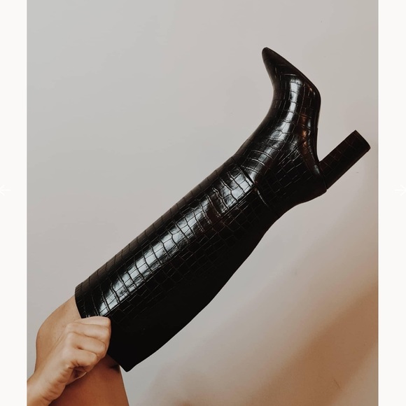 H&M Crocodile Patterned Vegan Leather Boots - Picture 5 of 9